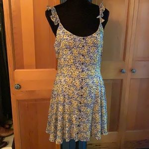 NWT Cupcakes and cashmere floral print sundress